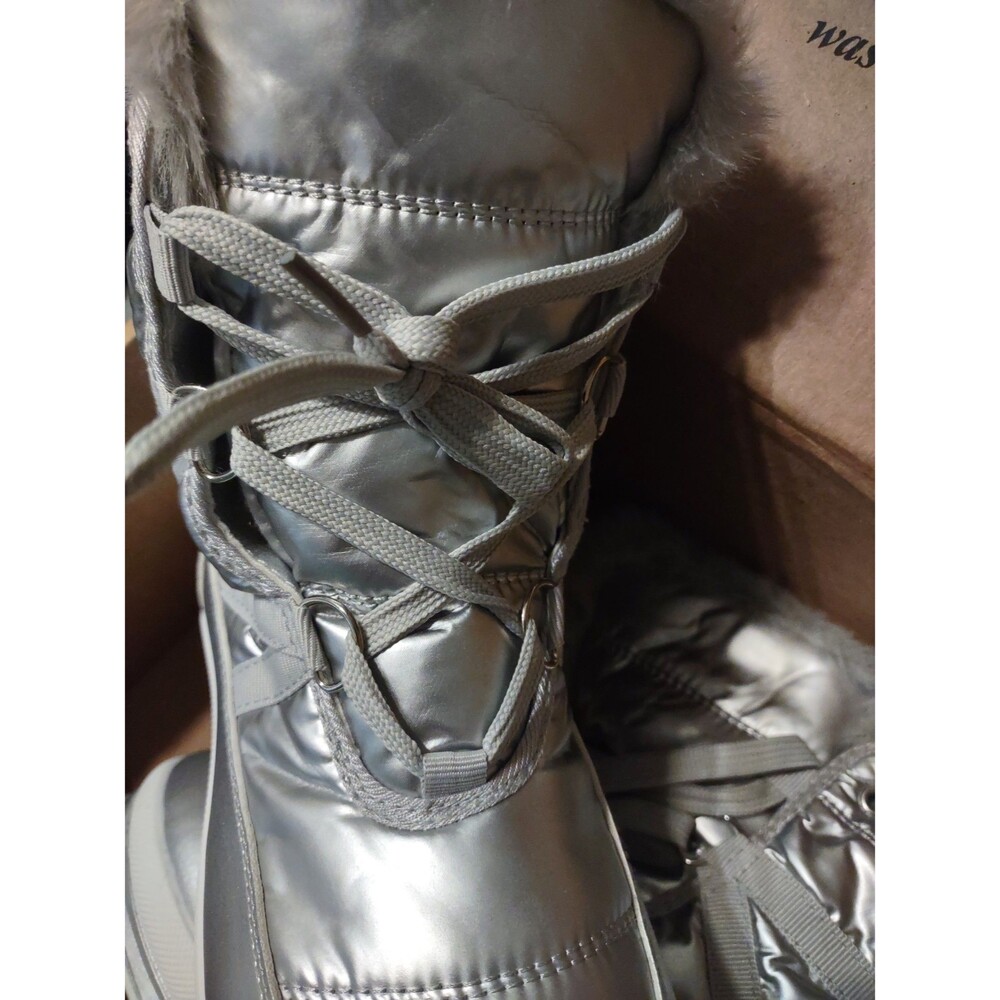 Boots - Picture 4 of 4